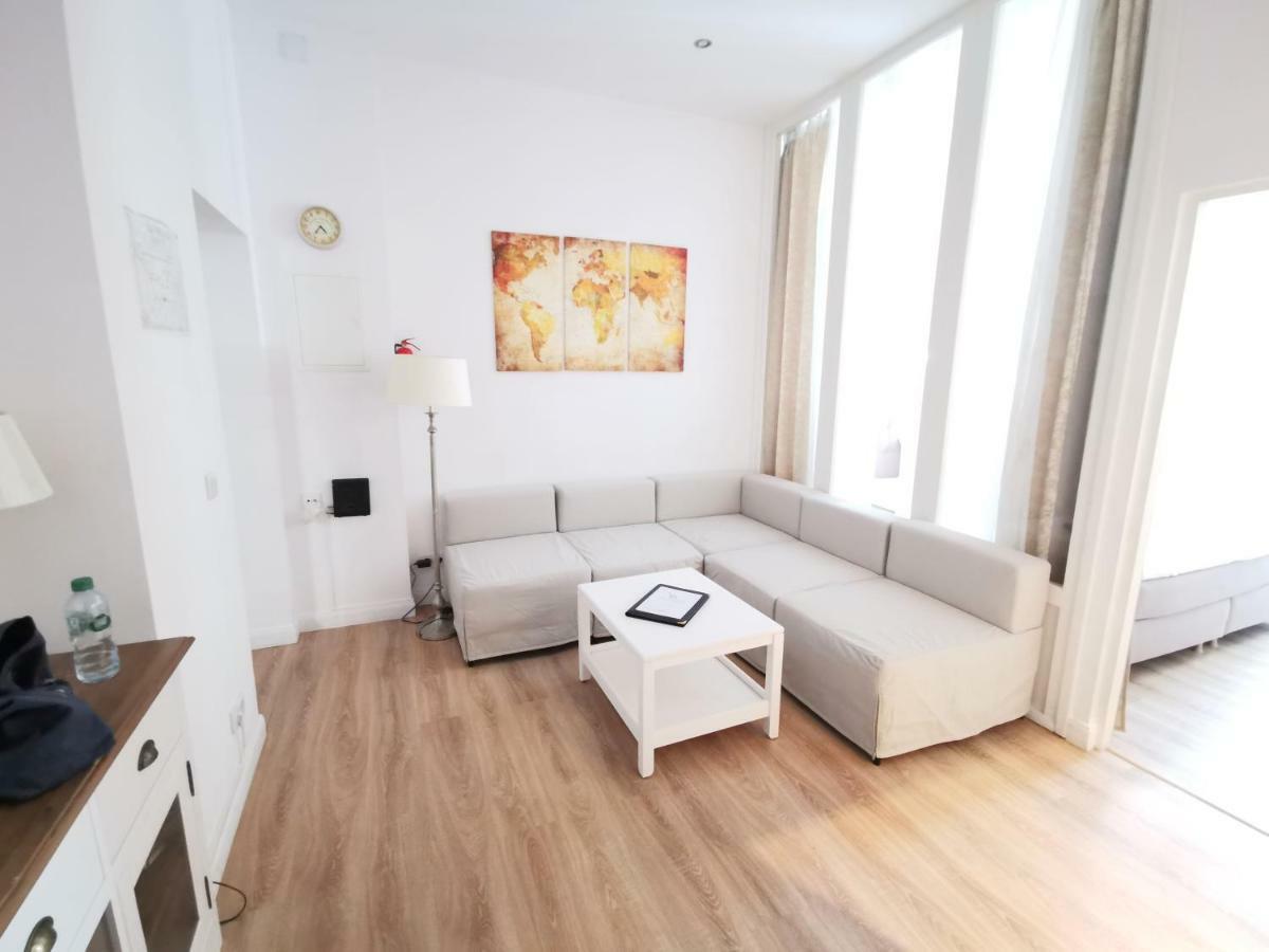 Fritz L Rockchair Apartments L Cozy Family & Business Flair 3 Bedrooms Boxspringbeds 2 Bathrooms 2 Kitchens Welcomes You! Berlin Zewnętrze zdjęcie